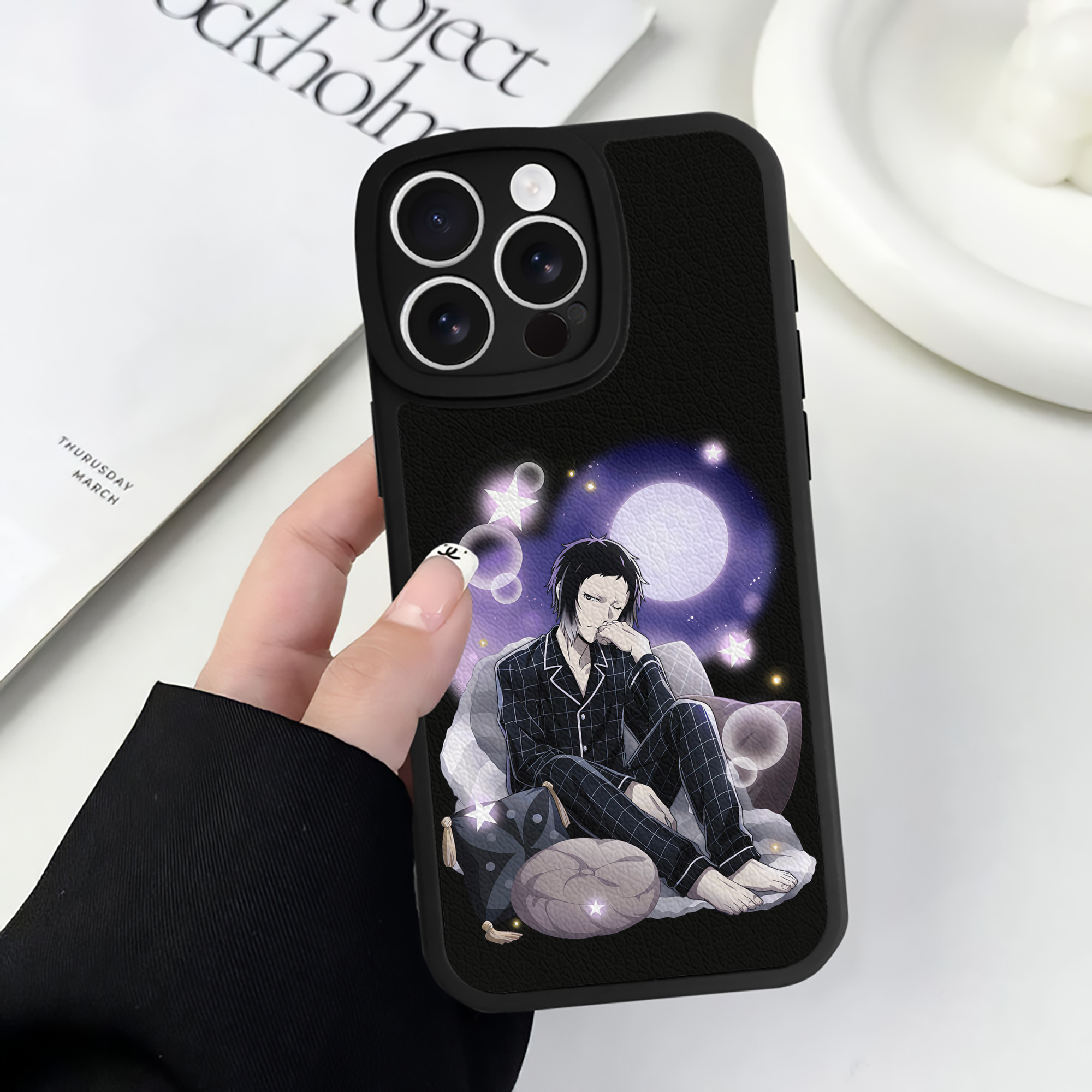 （画像用） 文豪ストレイドッグス Bungo Stray Dogs 【iPhone 16シリーズ対応】シリコンスマホケース（レザー調） 材質：シリコン